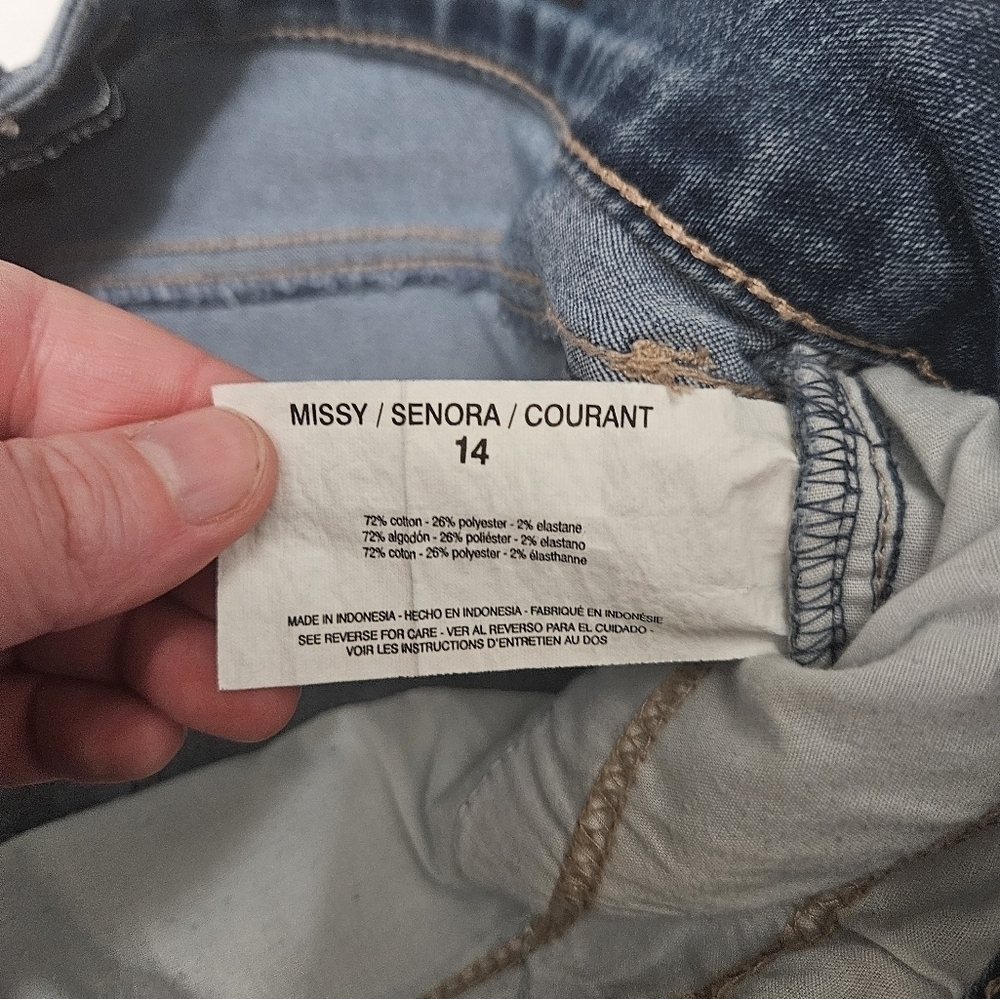 Bandolino Plus Size Straight Leg Jeans! - Picture 4 of 7